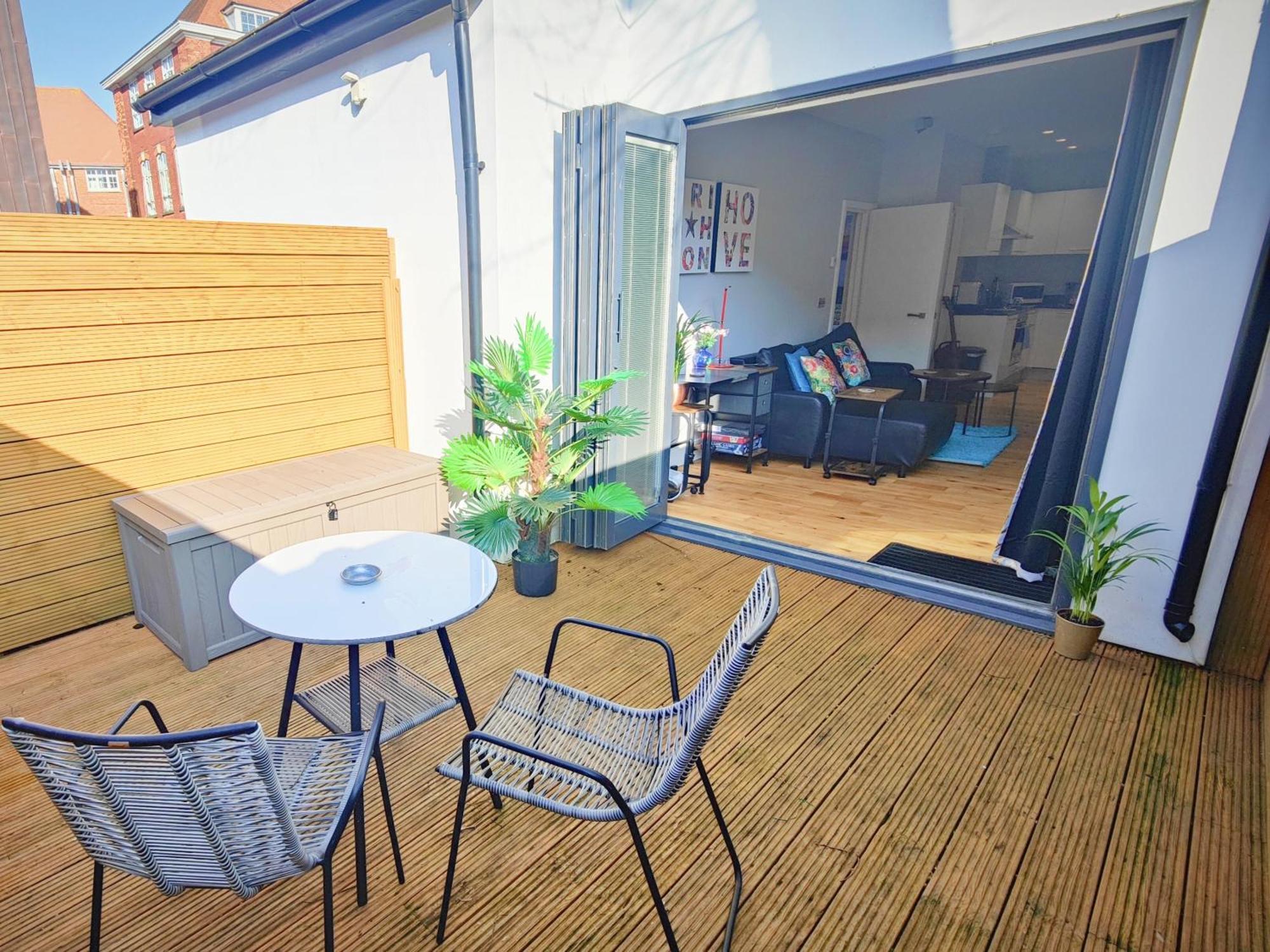 Modern Central Brighton Patio Flat - Free Parking! Eksteriør billede